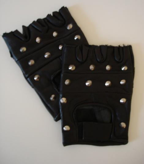 Paire de Gants cloutés