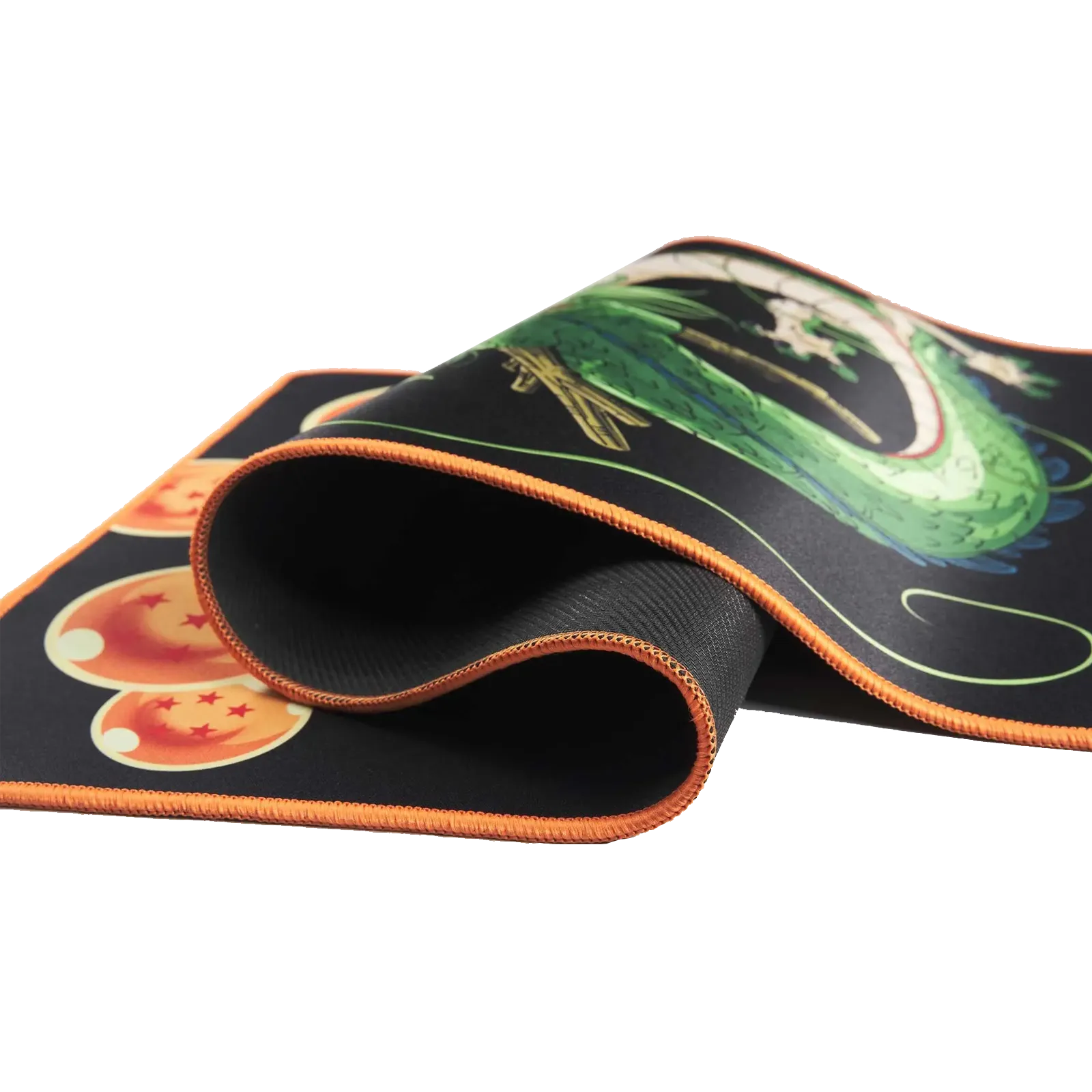 Zoom sur la finition cousue du tapis Dragon Ball Z