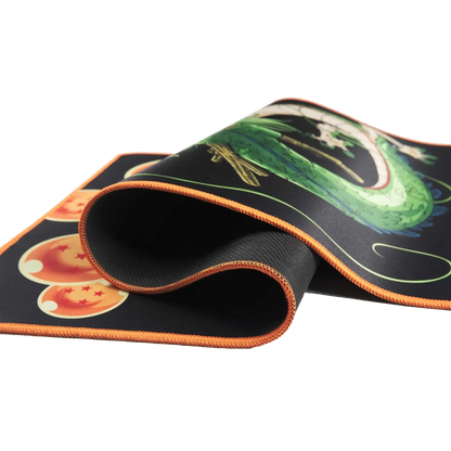Zoom sur la finition cousue du tapis Dragon Ball Z