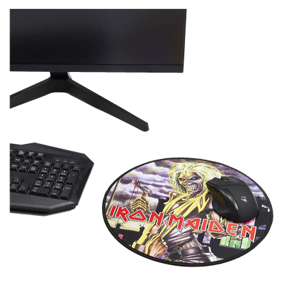 Tapis de souris Iron Maiden Killers sur bureau gamer avec clavier et écran