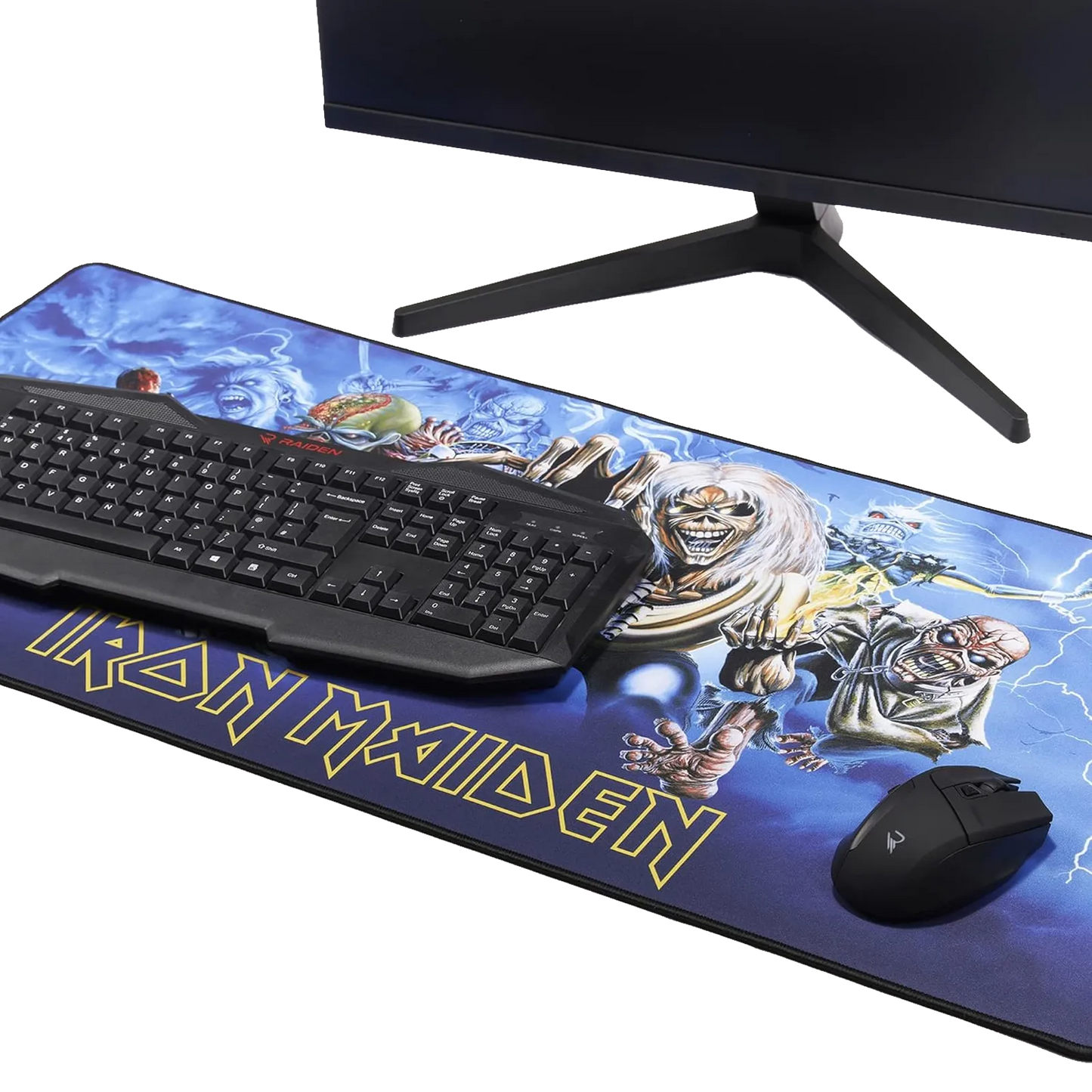 Tapis de souris XXL Iron Maiden Eddie Through the Years - installé avec clavier et souris