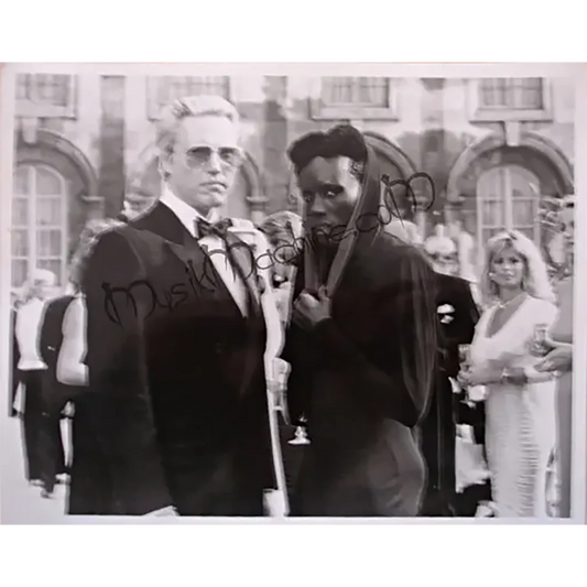 Photo James Bond - Dangereusement Vôtre [Ch. Walken & G. Jones] (20x25cm)