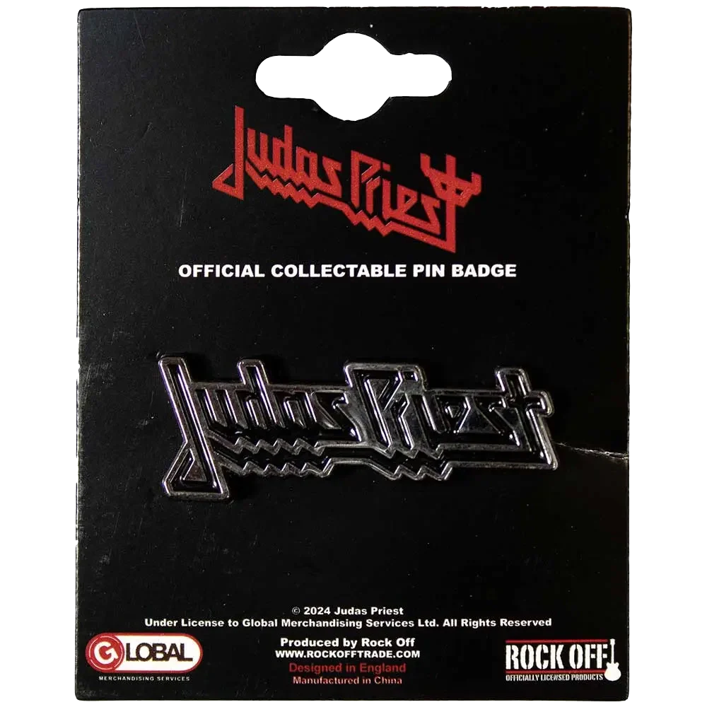 Pin's officiel Judas Priest présenté sur carte Rock Off - badge argenté et noir sous licence 2024