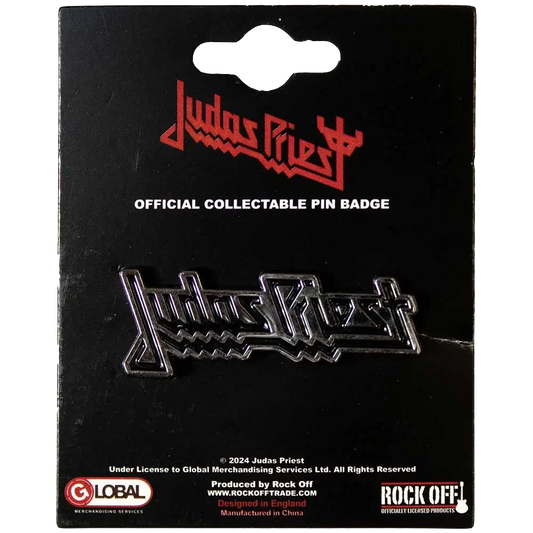 Pin officiel Judas Priest présenté sur carte Rock Off - badge argenté et noir sous licence 2024