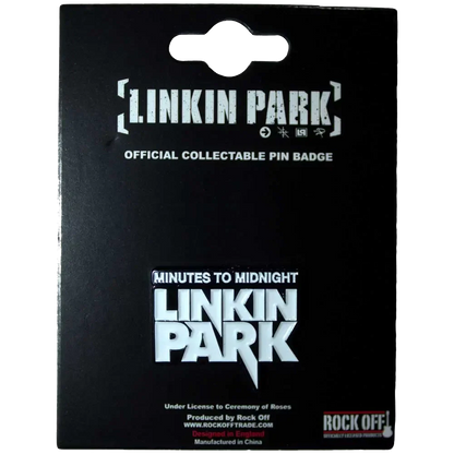 Pin's officiel Linkin Park - Minutes to Midnight présenté sur carte Rock Off - badge noir et blanc sous licence 2024