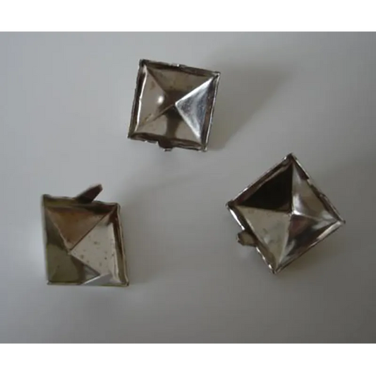 Lot de 3 spikes pyramides (arrière)