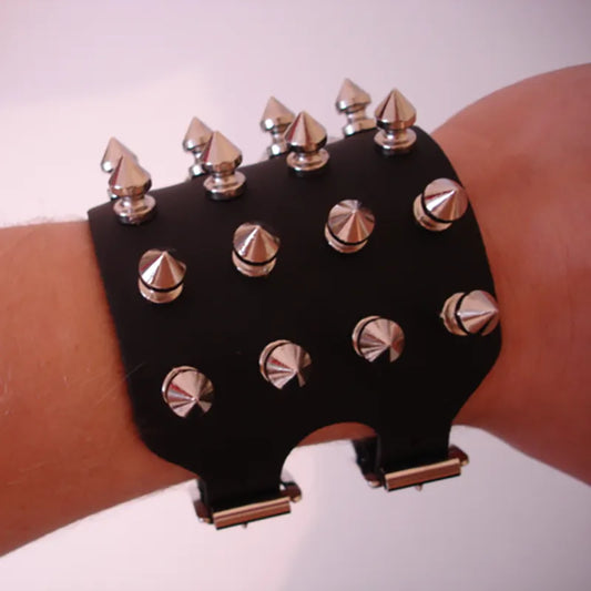 Bracelet Spikes 4 rangs porté face